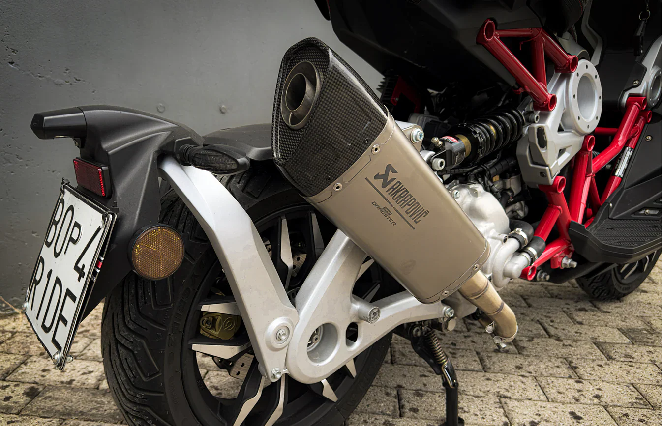 Italjet Dragster 250 Akrapovič Racing Muffler Slip-On - 