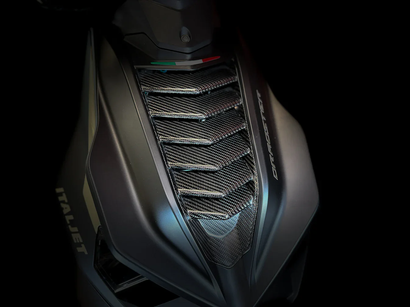 Italjet Dragster 250 Carbon Front Grill - 