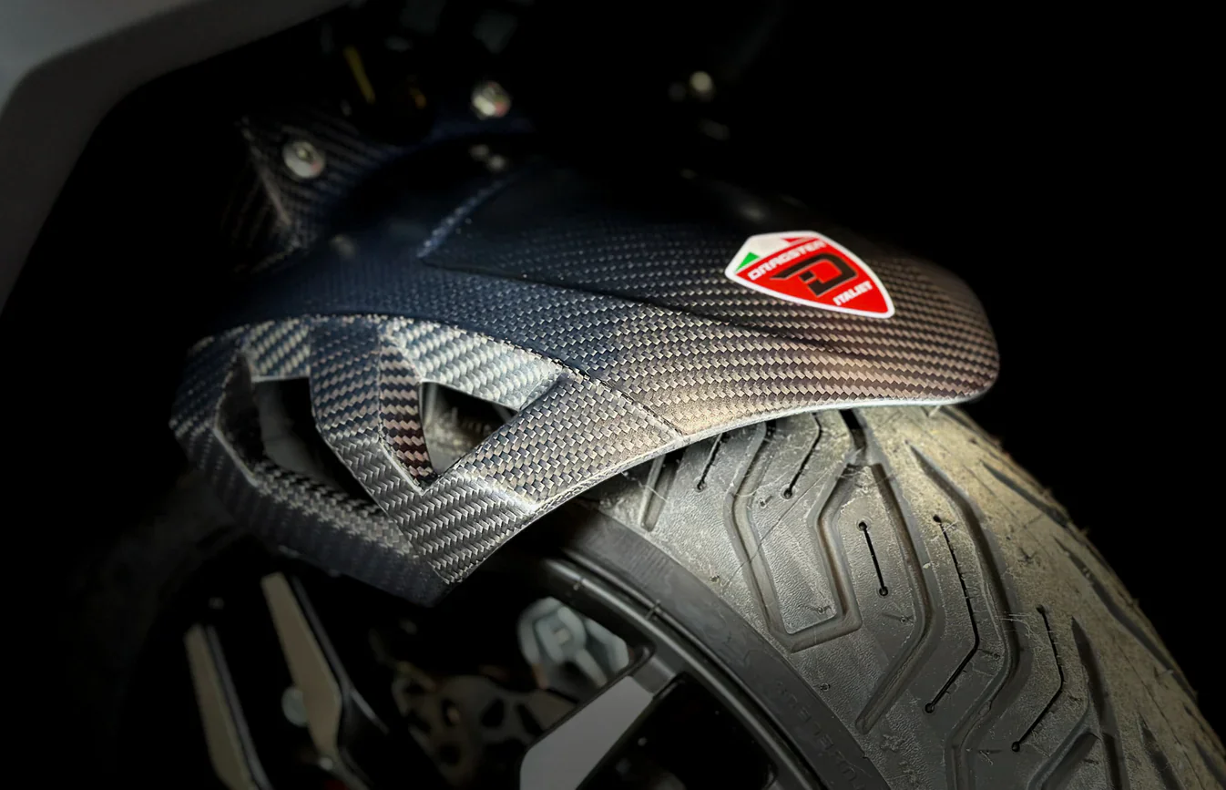 Italjet Dragster 250 Carbon Front Mudguard - 